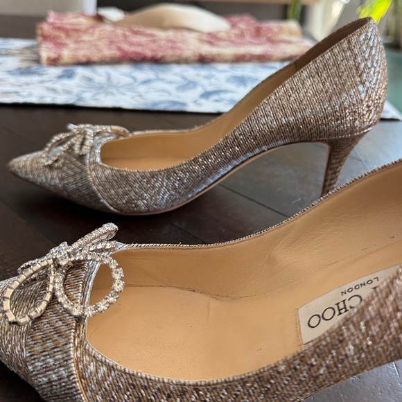 EUC Jimmy Choo Veil Metallic Woven Lame Fabric Champagne Pointy Toe Pump, 7.5. - Picture 10 of 12